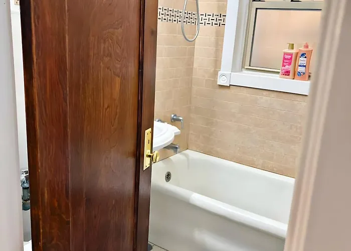 Апартаменты Perfectly Located 1-bedroom Unit - Hinman D2 Эванстон