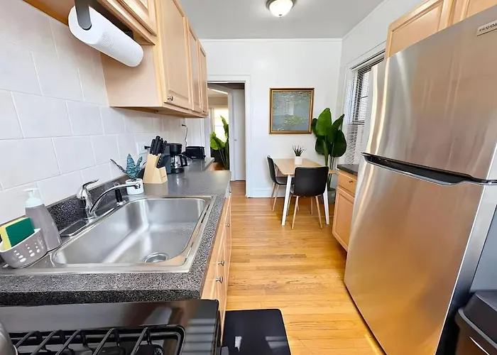 Perfectly Located 1-bedroom Unit - Hinman D2 Эванстон